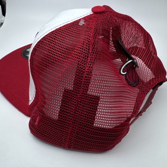 NWT Ultra Game NBA Basketball Miami Heat Logo Snapback Hat Cap Red White - Picture 2 of 5